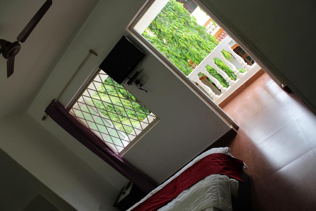 Sugar Plum Macedo Palms Bed & Breakfast Baga Room photo