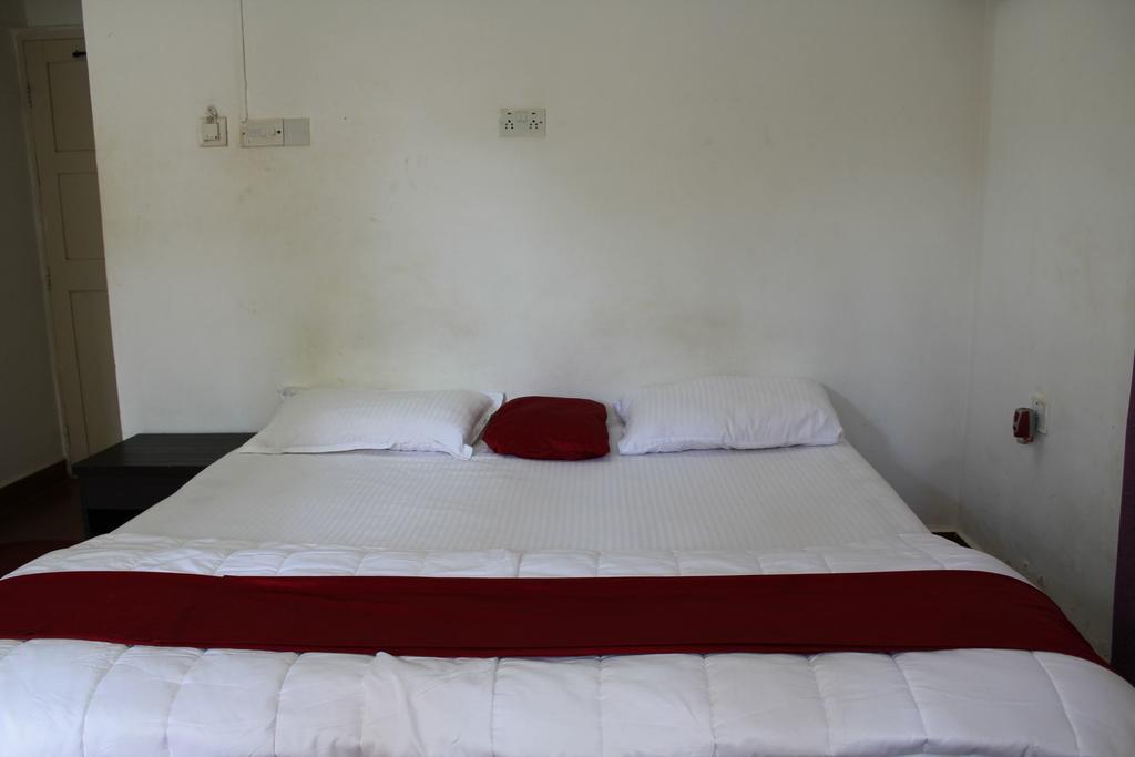 Sugar Plum Macedo Palms Bed & Breakfast Baga Room photo
